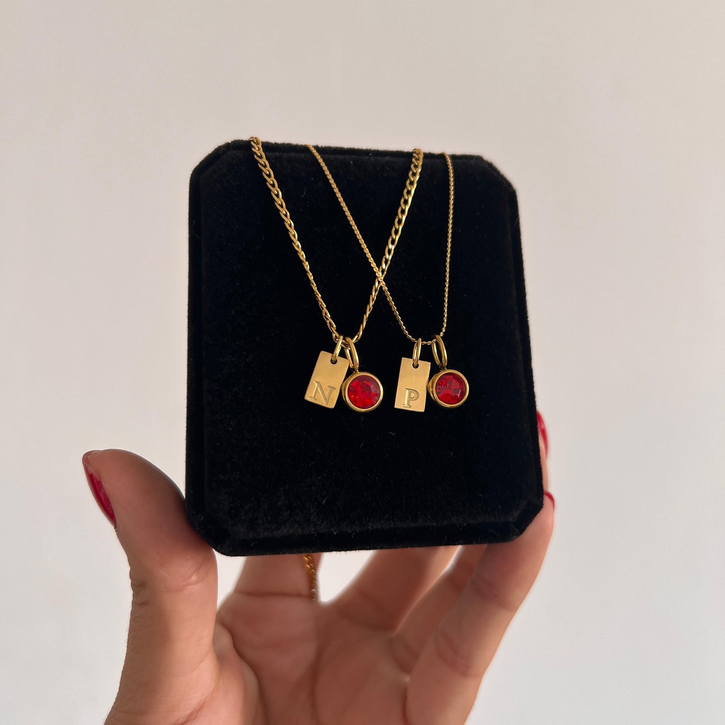 Collares plaquita y piedra de aniversario