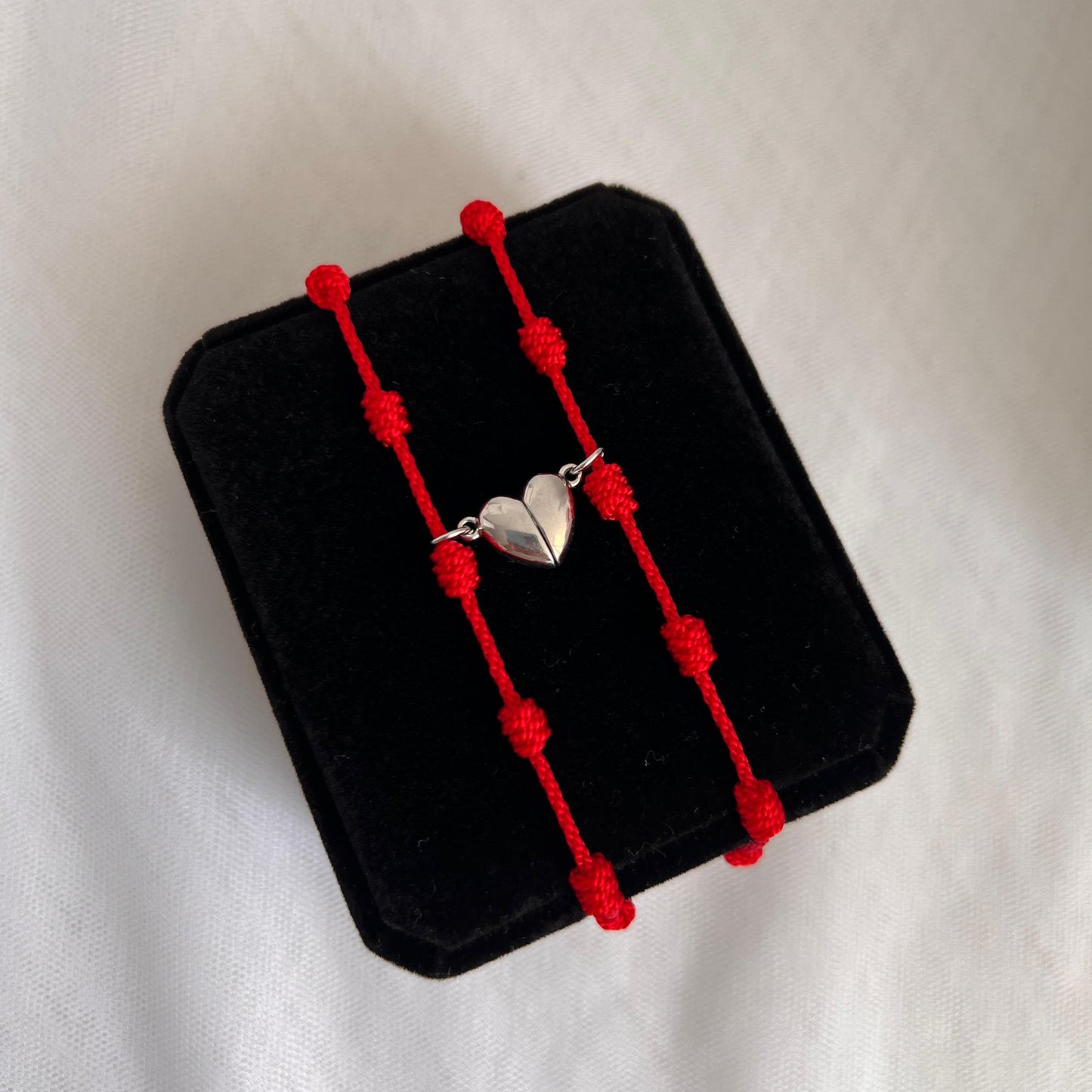Pulseras de hilo rojo dije de acero