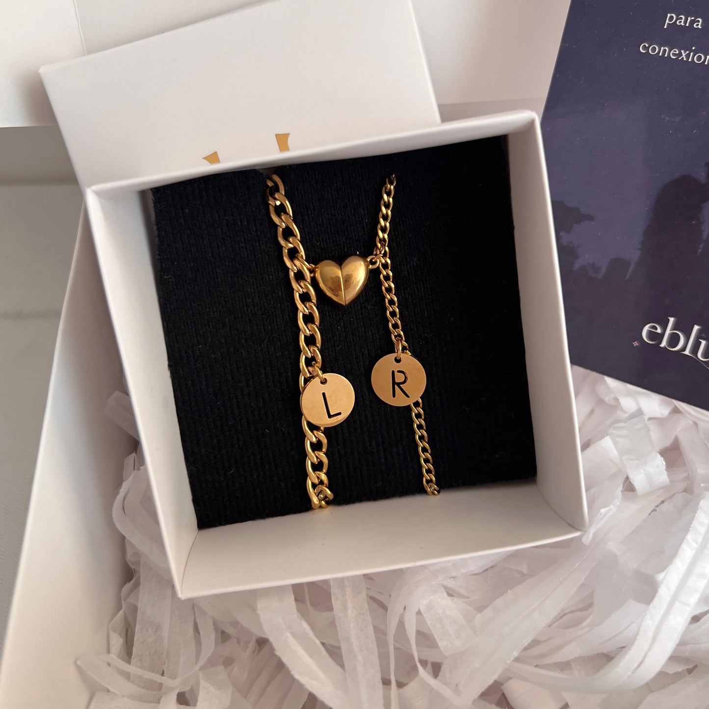 Pulseras de pareja imantadas con iniciales circulares