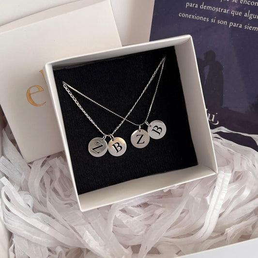 Collares de pareja iniciales doble círculo